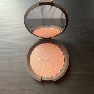 Becca Rose Gold Highlighter